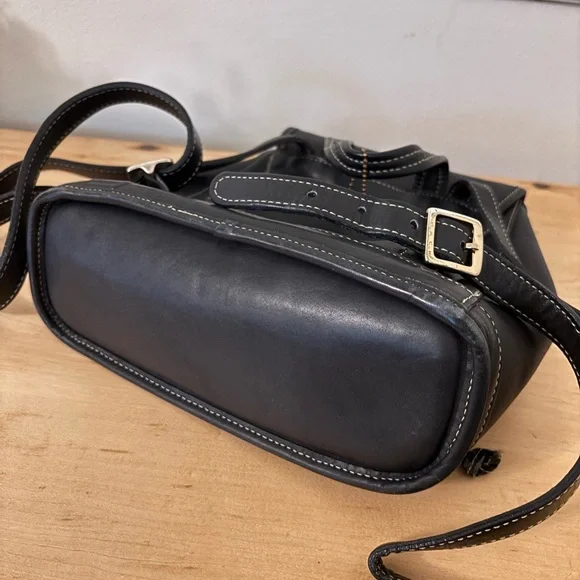 COACH 9315 Daypack Backpack Glovetanned Leather Black Vintage - Picture 3 of 6